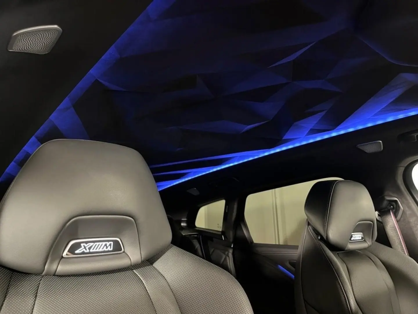 XM 4 4 xDrive 23  M Drivers B&W AHK Massage