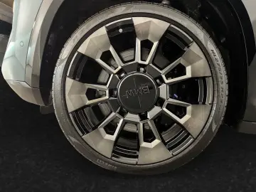 XM 4 4 xDrive 23  M Drivers B&W AHK Massage