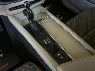 VOLVO XC60 D4 INSCRIPTION AWD