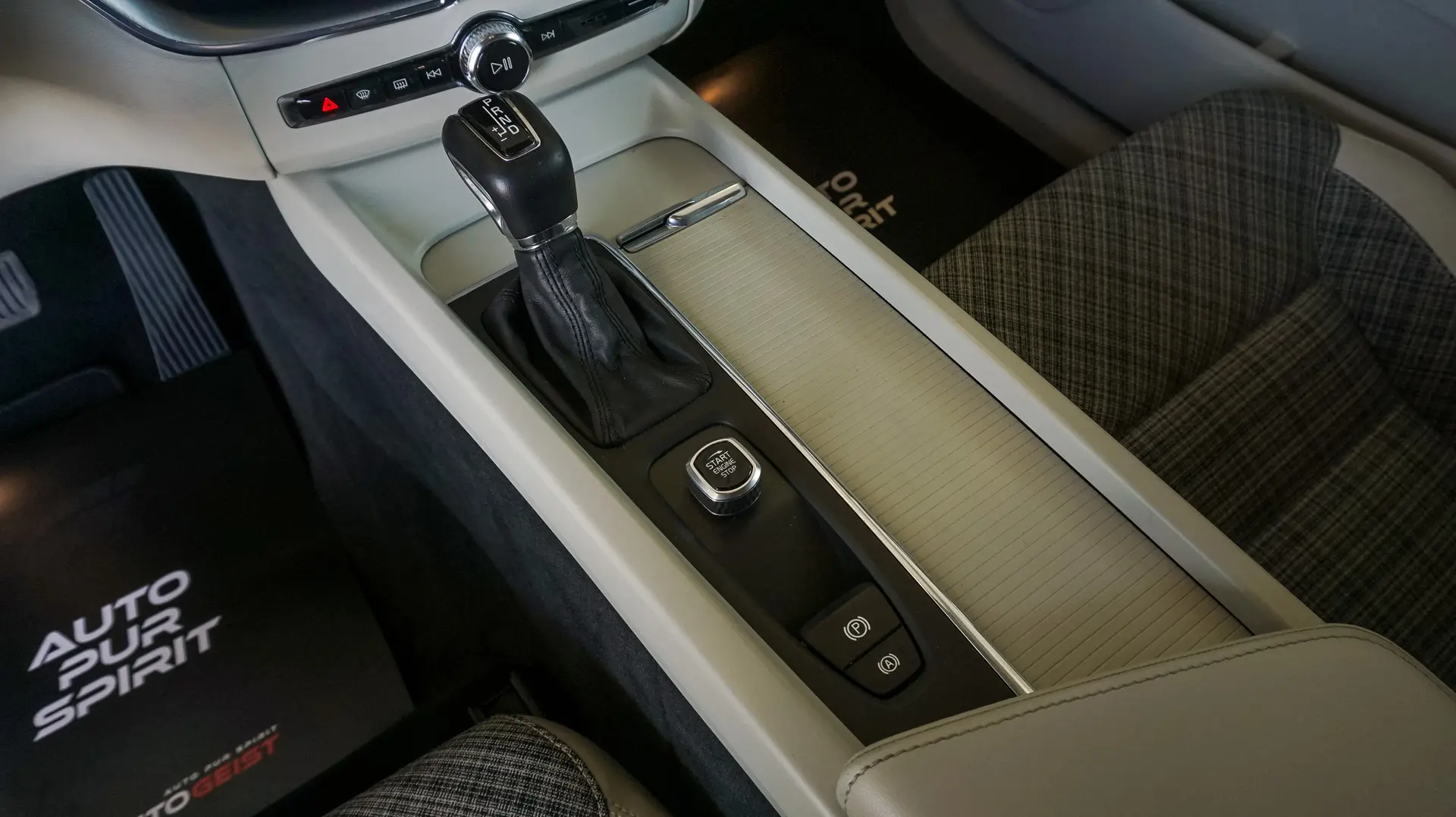 VOLVO XC60 D4 INSCRIPTION AWD