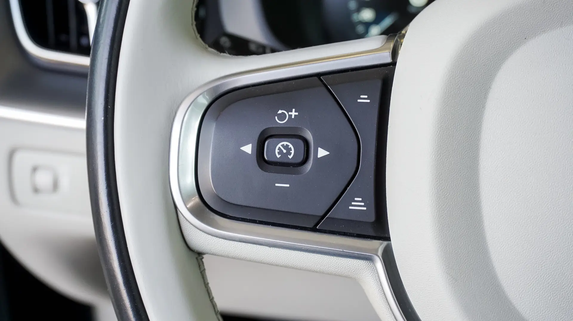 VOLVO XC60 D4 INSCRIPTION AWD