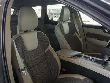 VOLVO XC60 D4 INSCRIPTION AWD