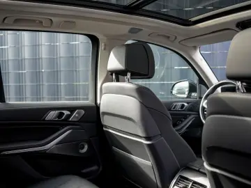 X5 xDrive 40 d xLine AHK PANO LED B&W SOUND 1.HD