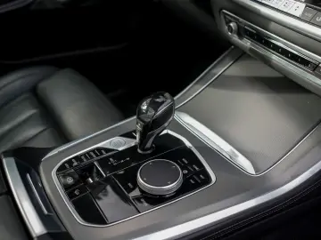 X5 xDrive 40 d xLine AHK PANO LED B&W SOUND 1.HD