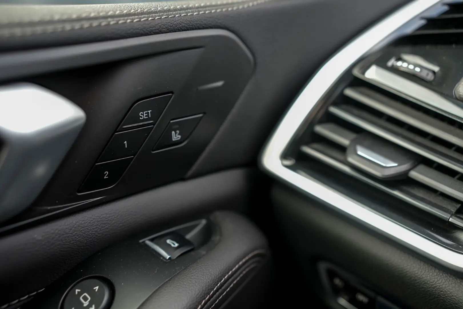 X5 xDrive 40 d xLine AHK PANO LED B&W SOUND 1.HD