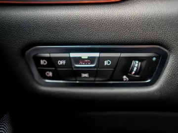 X5 xDrive 40 d xLine AHK PANO LED B&W SOUND 1.HD