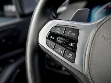 X5 xDrive 40 d xLine AHK PANO LED B&W SOUND 1.HD