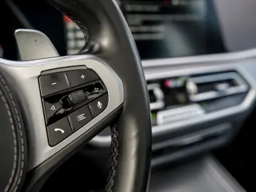 X5 xDrive 40 d xLine AHK PANO LED B&W SOUND 1.HD