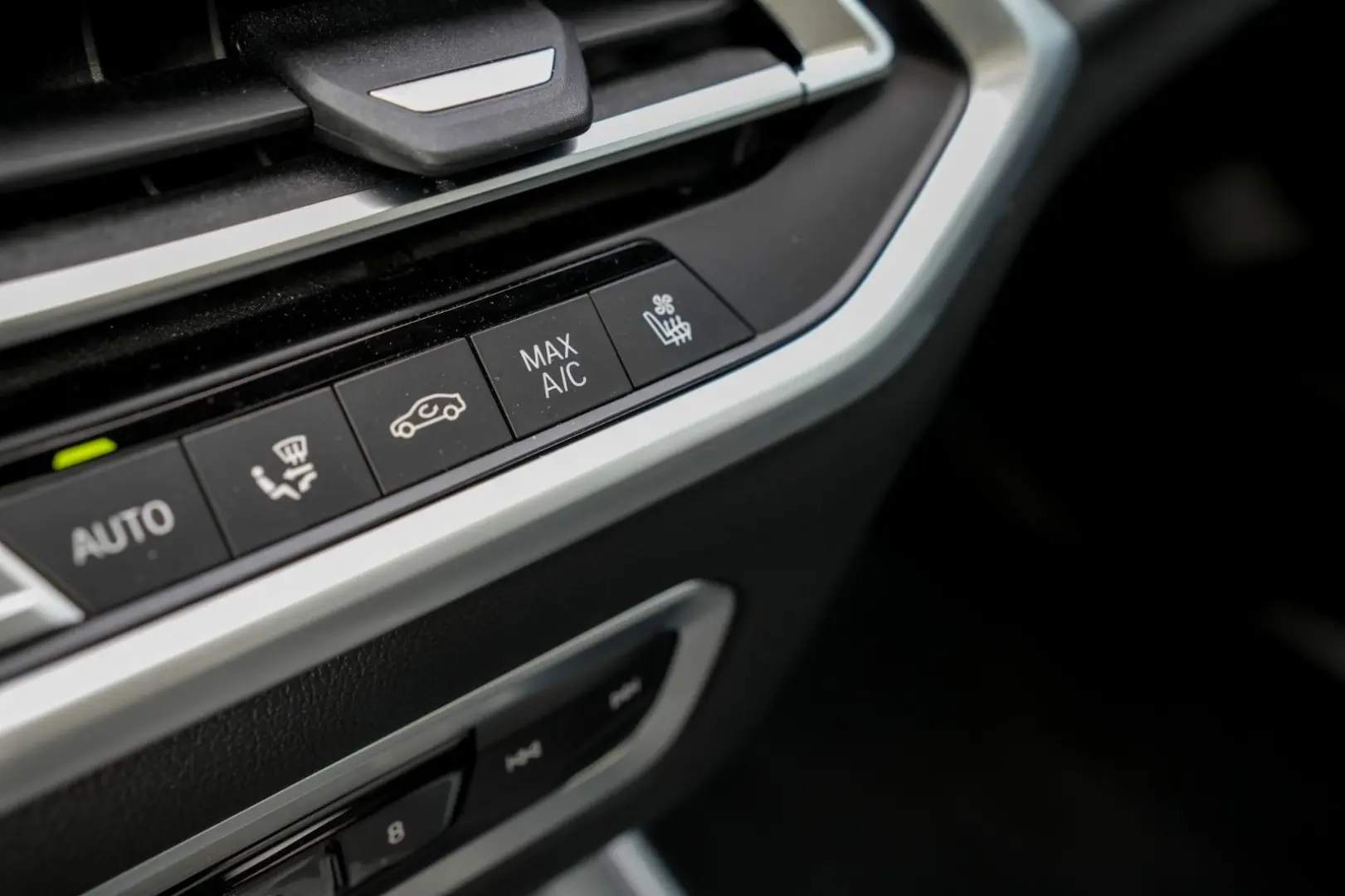 X5 xDrive 40 d xLine AHK PANO LED B&W SOUND 1.HD