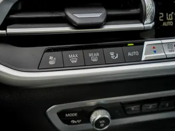 X5 xDrive 40 d xLine AHK PANO LED B&W SOUND 1.HD