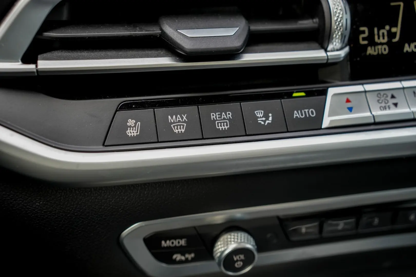 X5 xDrive 40 d xLine AHK PANO LED B&W SOUND 1.HD