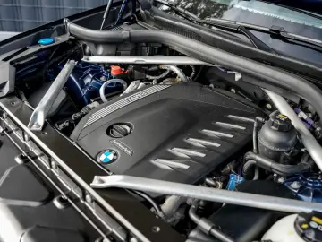 X5 xDrive 40 d xLine AHK PANO LED B&W SOUND 1.HD