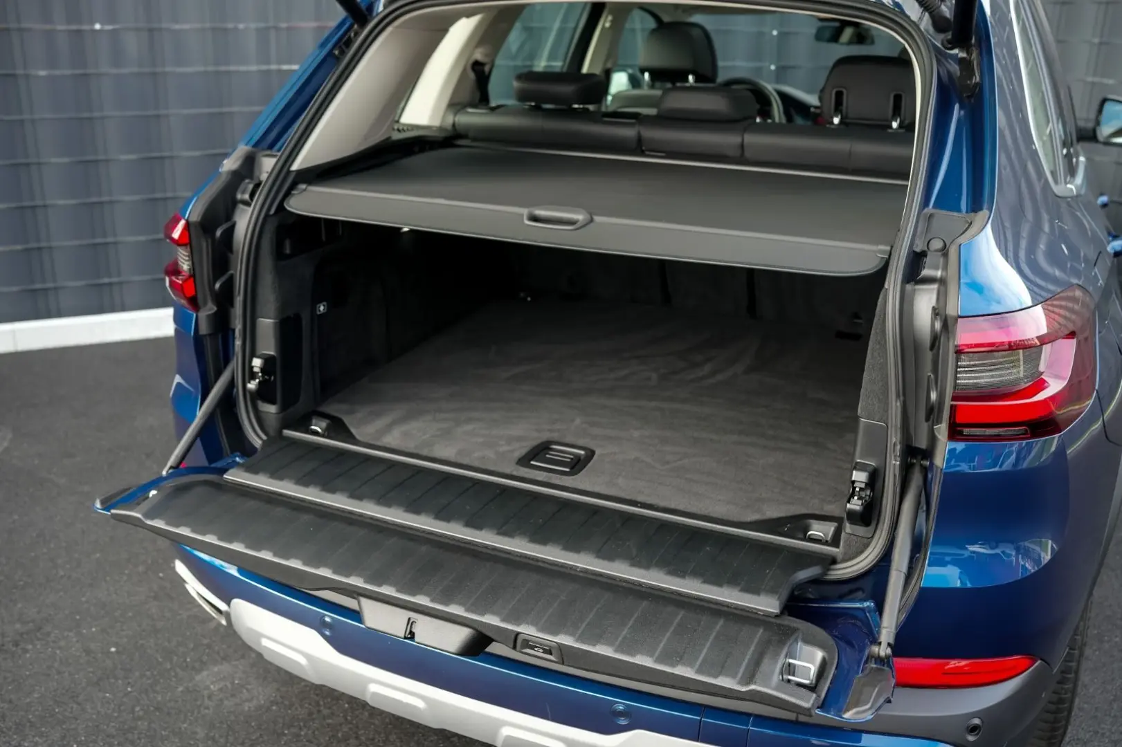 X5 xDrive 40 d xLine AHK PANO LED B&W SOUND 1.HD