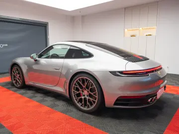 Porsche 911 Carrera 4S Lift