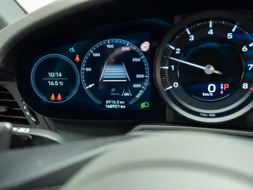 Porsche 911 Carrera 4S Lift