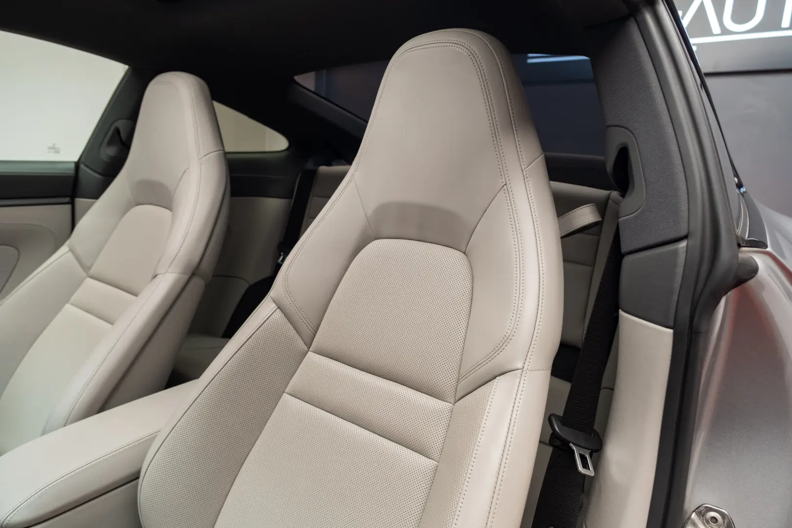 Porsche 911 Carrera 4S Lift