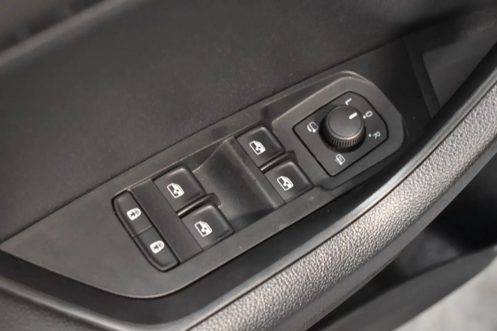 Karoq 1.5 TSI Clever KAMERA LED NAVI SHZ VIRTUAL