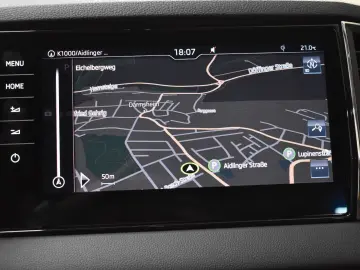 Karoq 1.5 TSI Clever KAMERA LED NAVI SHZ VIRTUAL