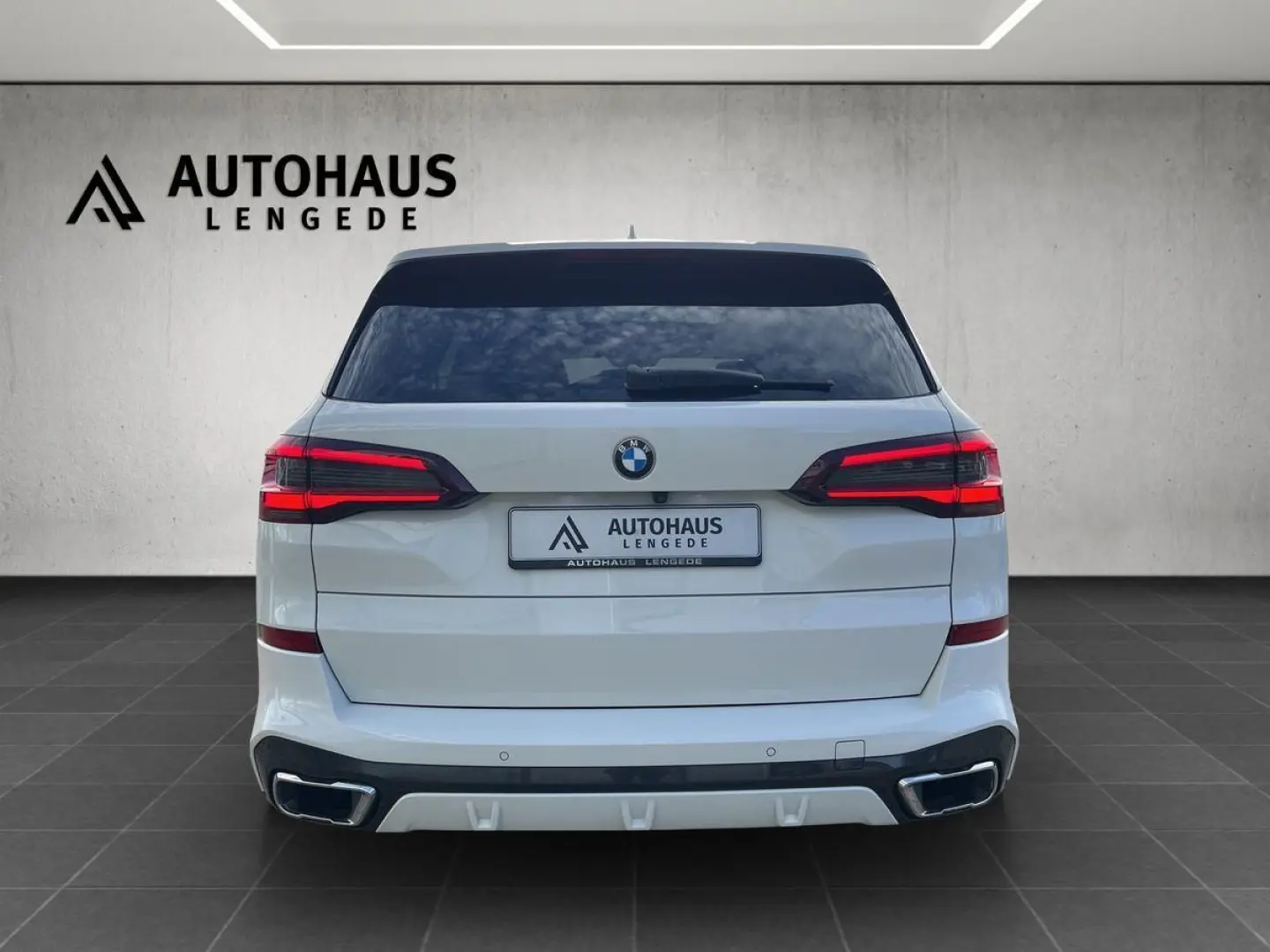 X5 xDrive 40d M-SPORTPAKET PANO AHK STANDHEIZUNG