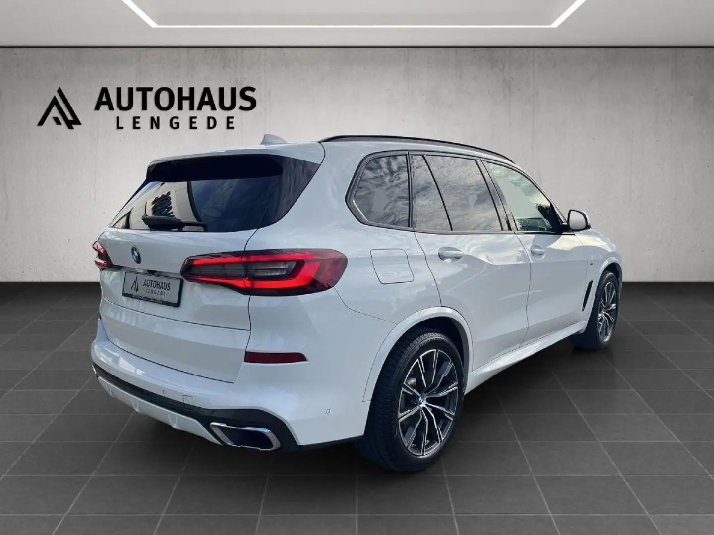 X5 xDrive 40d M-SPORTPAKET PANO AHK STANDHEIZUNG