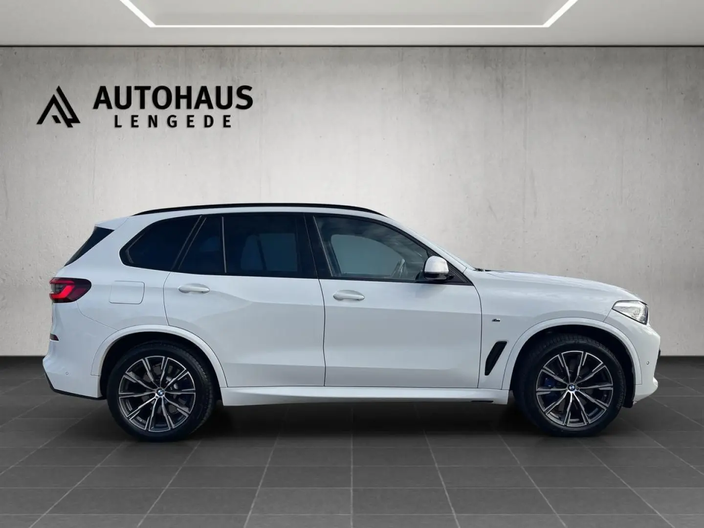 X5 xDrive 40d M-SPORTPAKET PANO AHK STANDHEIZUNG