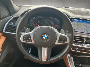 X5 xDrive 40d M-SPORTPAKET PANO AHK STANDHEIZUNG