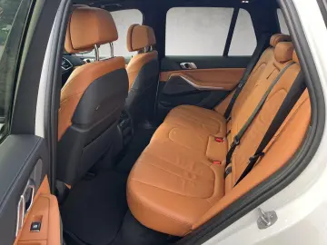 X5 xDrive 40d M-SPORTPAKET PANO AHK STANDHEIZUNG