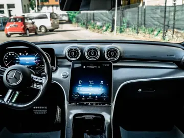 Mercedes-Benz C 200 Lim. 4Matic AMG LED LEDER