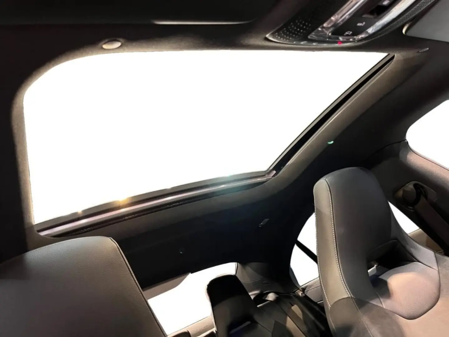 CLA 250 e Coupe AMG  MBUX Wide Navi Pano S-Sitz