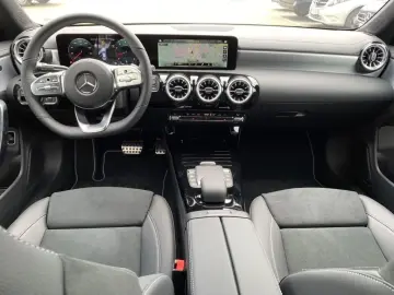 CLA 180 Pano SpurW S-Sitz Night Kam. ParkAss LM