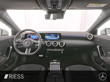 CLA 200 Coupé AMG Sport Navi LED Pano W-Paket