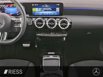 CLA 200 Coupé AMG Sport Navi LED Pano W-Paket