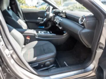 CLA 180 Coupé AMG Line Abstandstemp. LED Pano Na