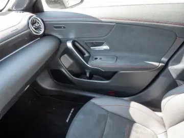 CLA 180 Coupé AMG Line Abstandstemp. LED Pano Na