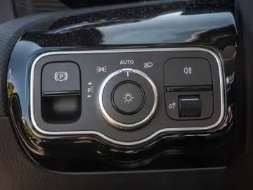 CLA 180 Coupé AMG Line Abstandstemp. LED Pano Na