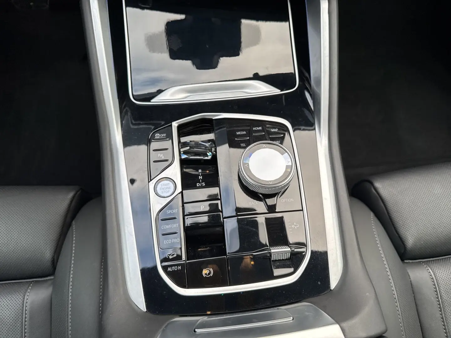 X6 xDrive40i M Sport Pro AHK Pano H K Standhzg.