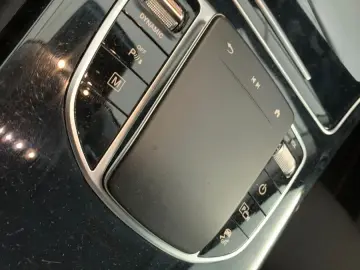 GLC 300 e 4M LED Navi  18  Kam DAB Tempomat