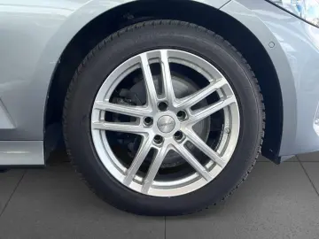 320d Aut. Lim. Ad.LED LiCoPro AHK H K PaAs GRA