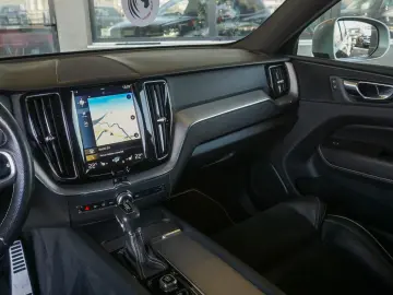 Volvo XC 60 D5 AWD Geartronic RDesign