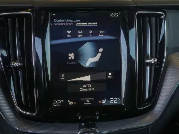 Volvo XC 60 D5 AWD Geartronic RDesign