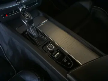 Volvo XC 60 D5 AWD Geartronic RDesign