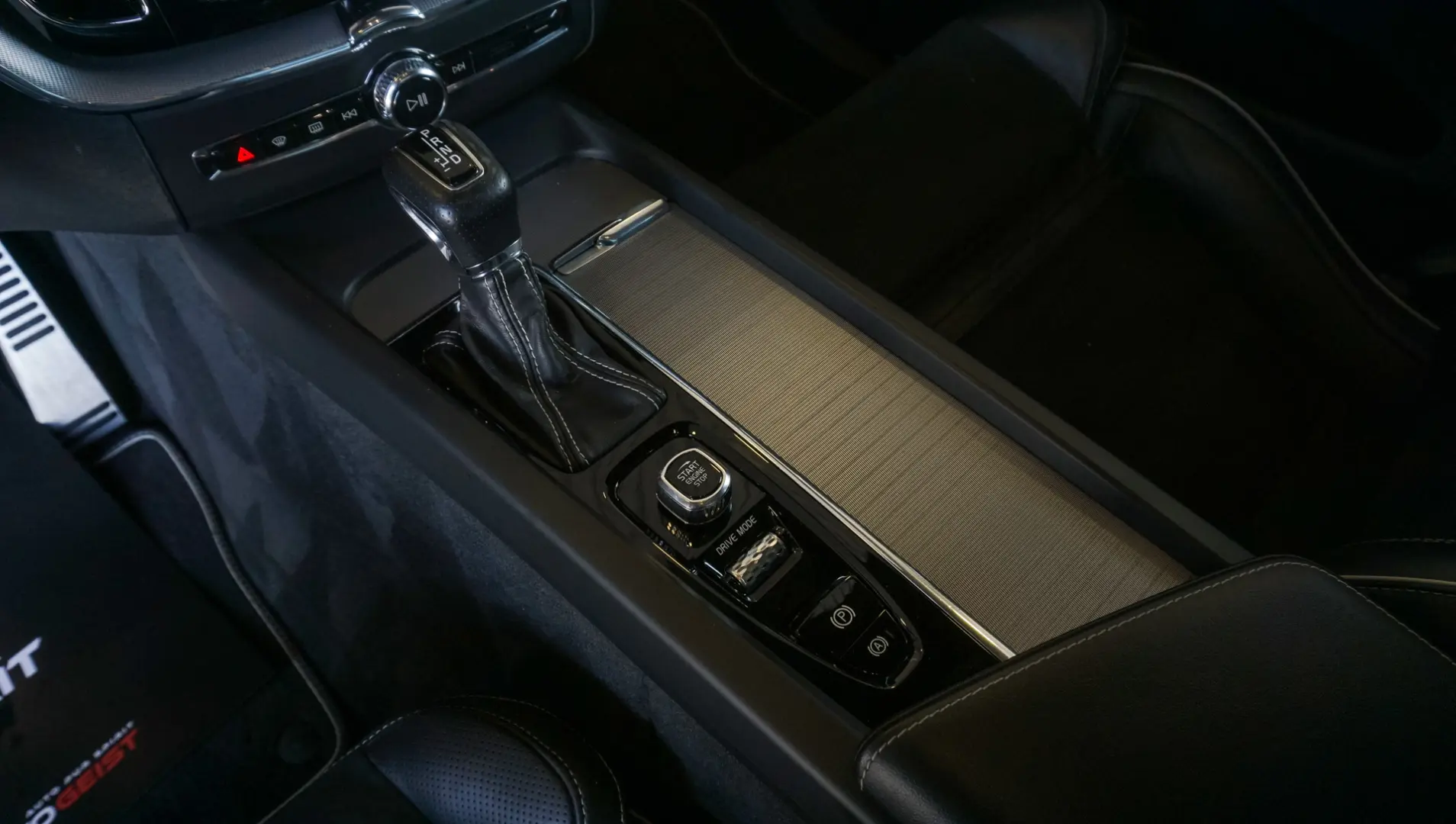 Volvo XC 60 D5 AWD Geartronic RDesign