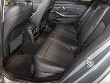 320 d Panorama Navi HUD RFK eSitze LenkradHZG PD