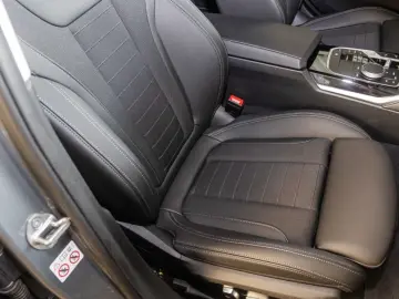 320 d Panorama Navi HUD RFK eSitze LenkradHZG PD