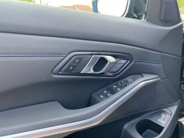 320d xDrive Limousine M Sport Glasdach DA ACC PA