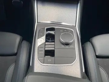 320d xDrive Limousine M Sport Glasdach DA ACC PA