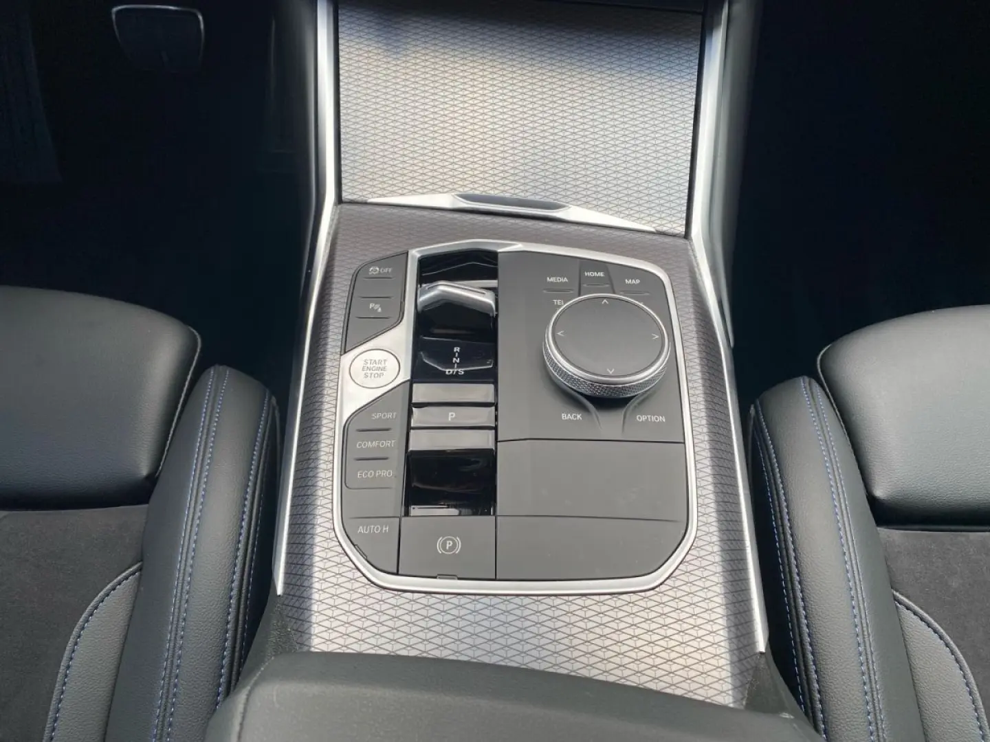 320d xDrive Limousine M Sport Glasdach DA ACC PA