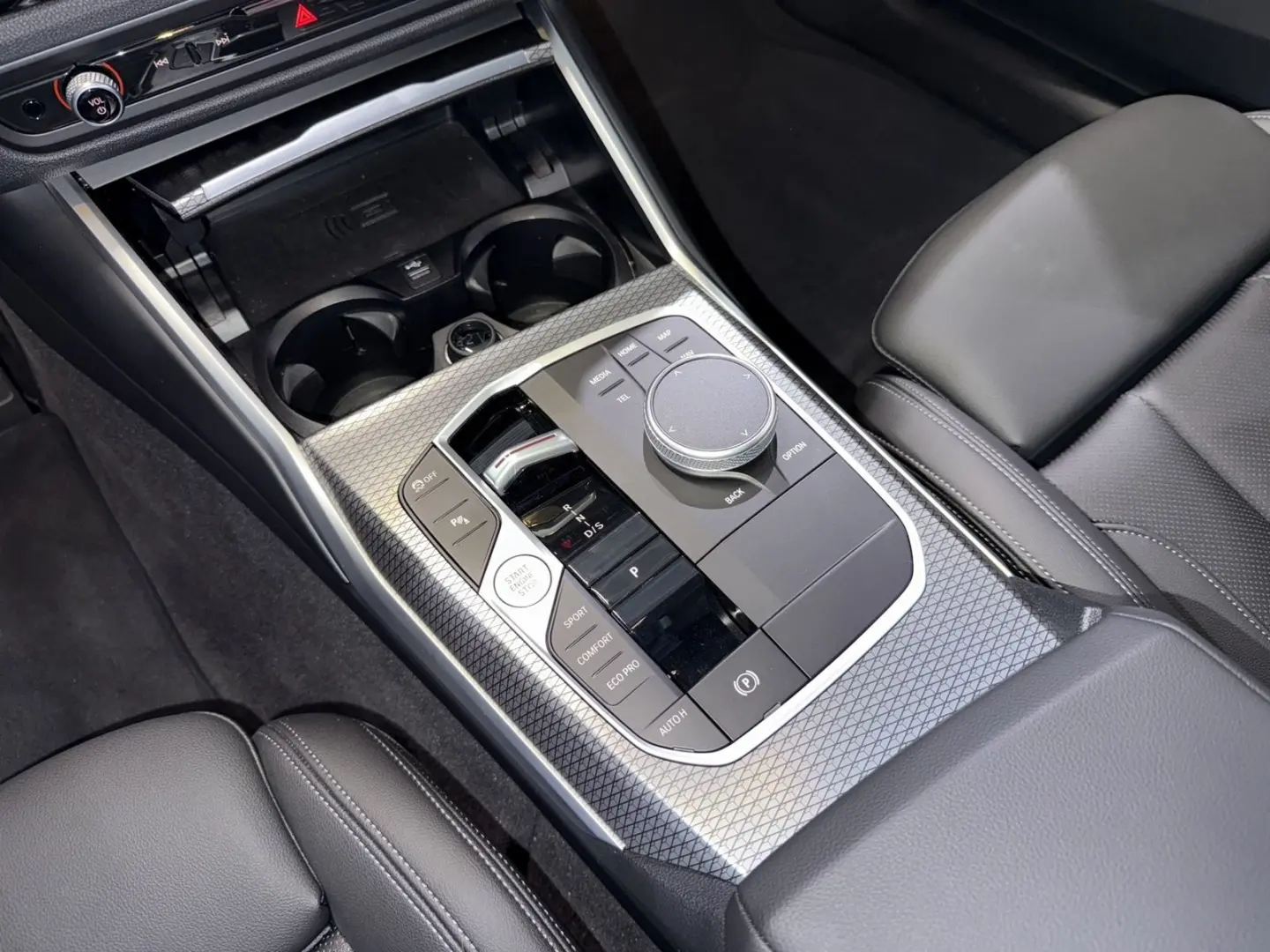 320d Limousine MSport NP64179 - WirelessCharging