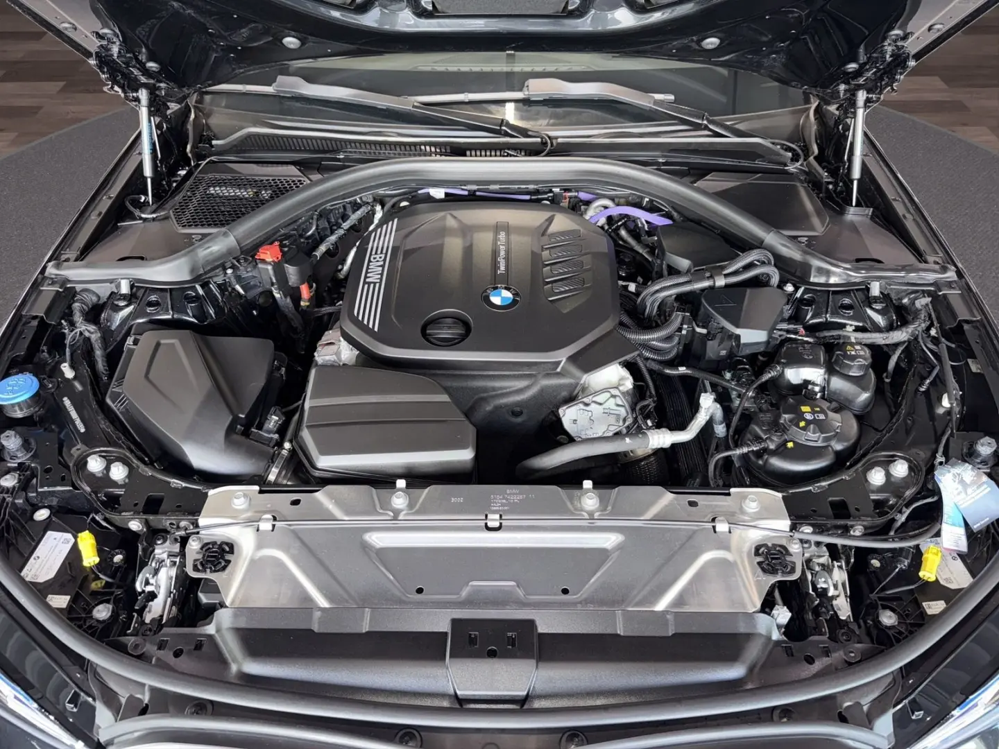 320d Limousine MSport NP64179 - WirelessCharging