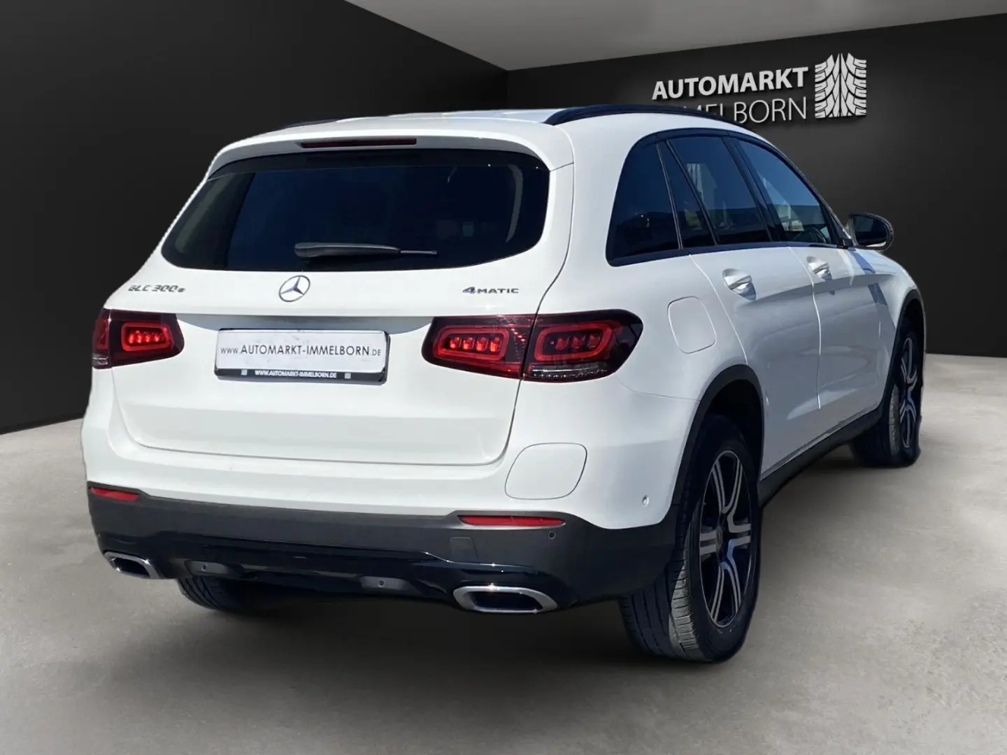 GLC 300 e 19 Night AHK Leder Kamera LED DAB Navi